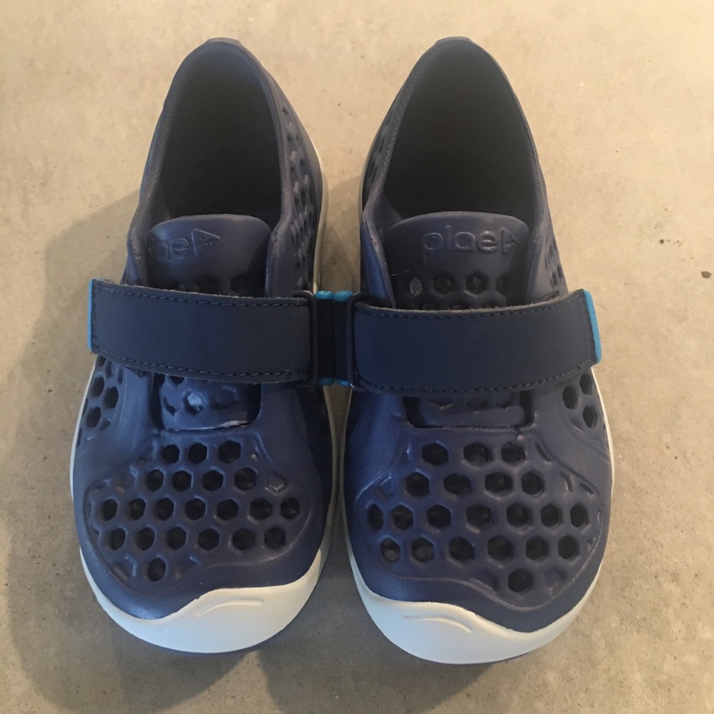 Plae shoes